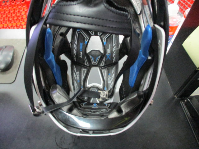 Load image into Gallery viewer, Used Cascade XRS Lacrosse Helmet W/ Chin Strap
