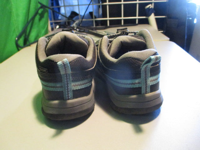 Load image into Gallery viewer, Used Keen Targhee Low Waterproof Size 1 Hiking Shoes
