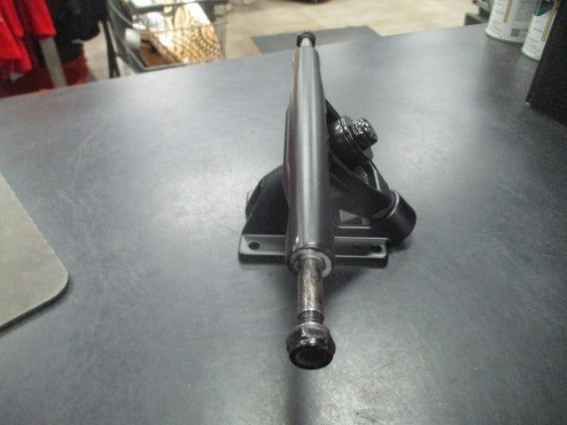 Load image into Gallery viewer, New SKATEBOARD TRUCKS Set of 2 Black
