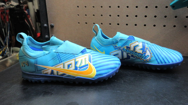 Load image into Gallery viewer, Used Nike Zoom Mercurial Size 13.5C Indoor Soccer Shoes
