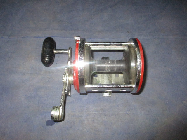 Load image into Gallery viewer, Used Penn Jig-Master no. 500 Fishing Reel
