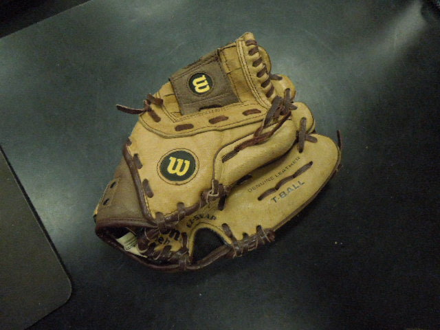 Load image into Gallery viewer, Used Wilson A450 RHT 10" Baseball/Softball Glove
