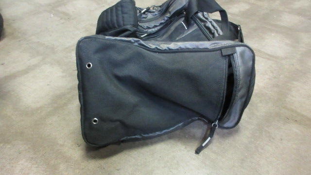 Load image into Gallery viewer, Used Callaway Golf Duffle Bag
