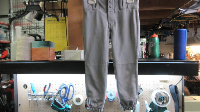 Load image into Gallery viewer, Used Champro Softball Pants - Size Youth Small
