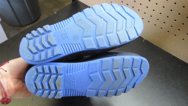 Load image into Gallery viewer, Used Youth Rain Boots - Size 2-3

