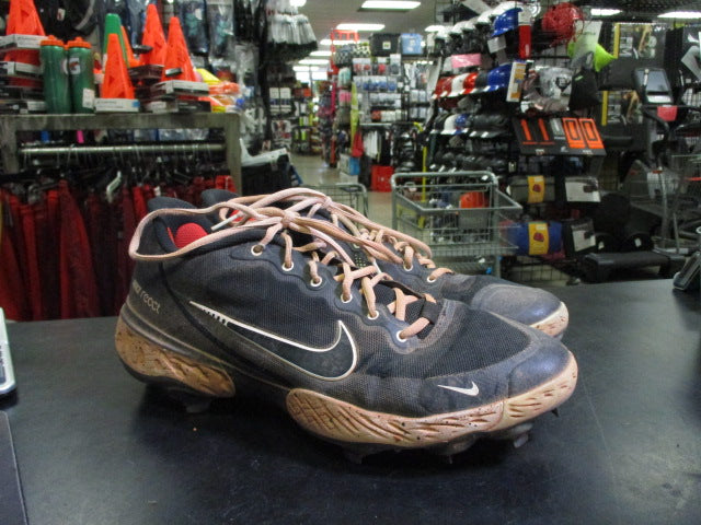 Load image into Gallery viewer, Used Nike Alpha Huarache Elite 3 Low Metal Baseball Cleats Size 10.5

