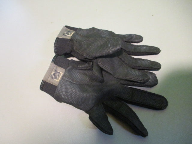 Load image into Gallery viewer, Used Nike Youth Small Batting Gloves
