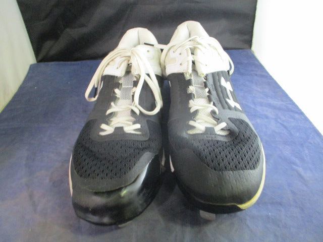 Load image into Gallery viewer, Used Under Armour Yard Low Metal Cleats Adult Size 13 - With Pitcher&#39;s Toe
