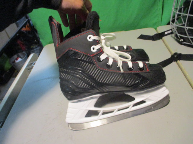 Load image into Gallery viewer, Used Bauer N5 Youth 13 Hockey Skates
