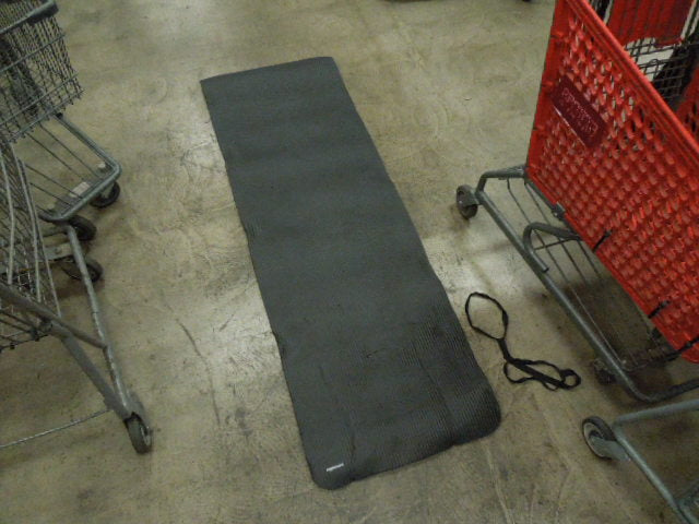 Load image into Gallery viewer, Used Amazon Basics Yoga Mat with Carry Strap
