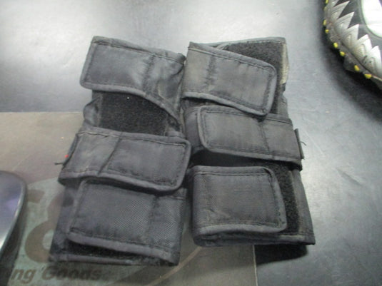 Used Forward Youth Skating Wrist Guards