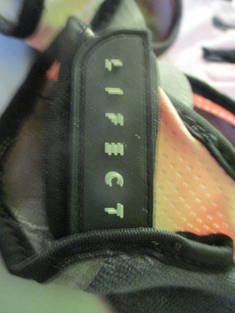 Load image into Gallery viewer, Used Lifect Essential Breathable Workout Gloves - Womens Small
