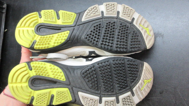 Load image into Gallery viewer, Used Mizuno Women's Player's Trainer 2 Softball Turf Shoe - Size 6.5
