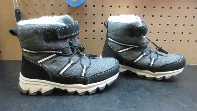 Load image into Gallery viewer, Used Visionreast Winter Snow Boots - Size 5
