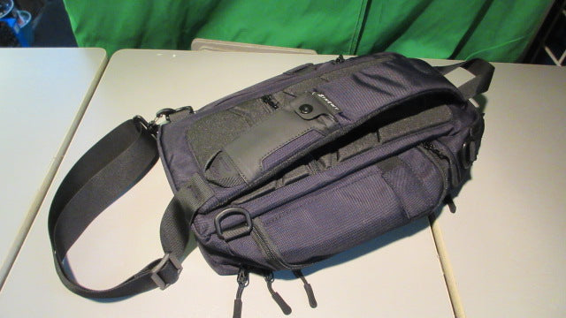 Load image into Gallery viewer, New Sinewy Sling Bag
