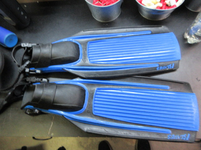 Load image into Gallery viewer, Used US Divers Blades Size Small Dive Fins
