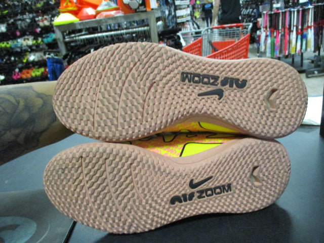 Load image into Gallery viewer, Used Nike Air Zoom Size Youth 5 Indoor Soccer Shoes
