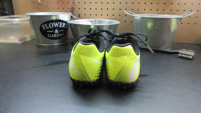 Load image into Gallery viewer, Used Nike Indoor Soccer Shoes Youth 13 - Black
