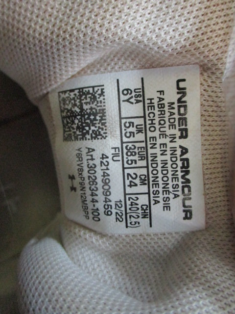 Used Under Armour Spotlight Franchise RM 2.0 Football Cleats - Size Youth 6