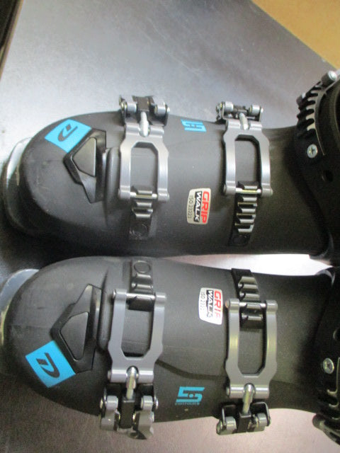 Load image into Gallery viewer, Used Dalbello Veloce 110 MV 8.5 (26.5) Downhill Ski Boots
