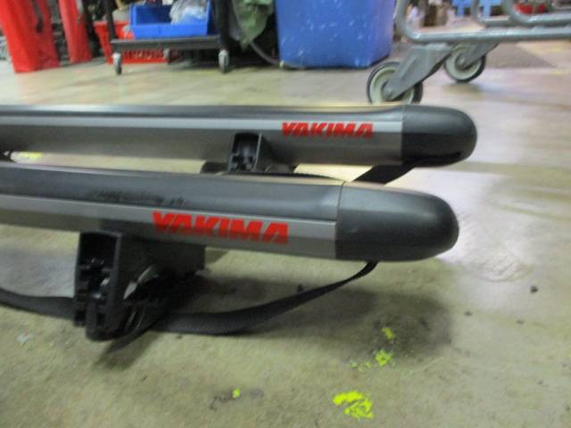 Load image into Gallery viewer, Used Yakima SUP Roof Rack
