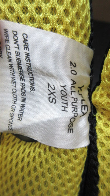Load image into Gallery viewer, Used Shutt Y Flex 2.0 Football Shoulder Pads - Size 2X Small
