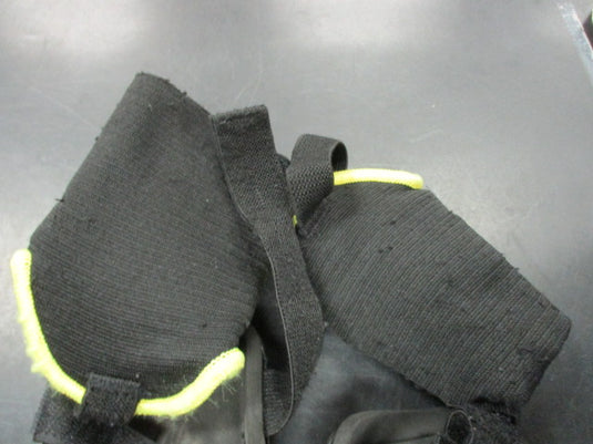 Used Champro LP Size 4'0 - 5'0 Soccer Shin Guards