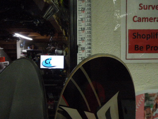 Load image into Gallery viewer, Used HO Blast 67 Super V Bottom Sport Series Complete Waterskis
