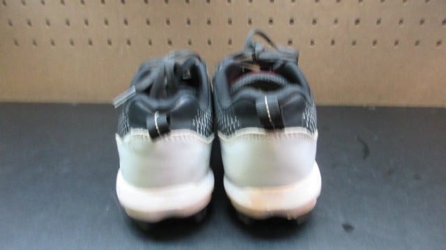 Load image into Gallery viewer, Used Rawlings Division Low Youth Baseball Cleats - Size 2.5
