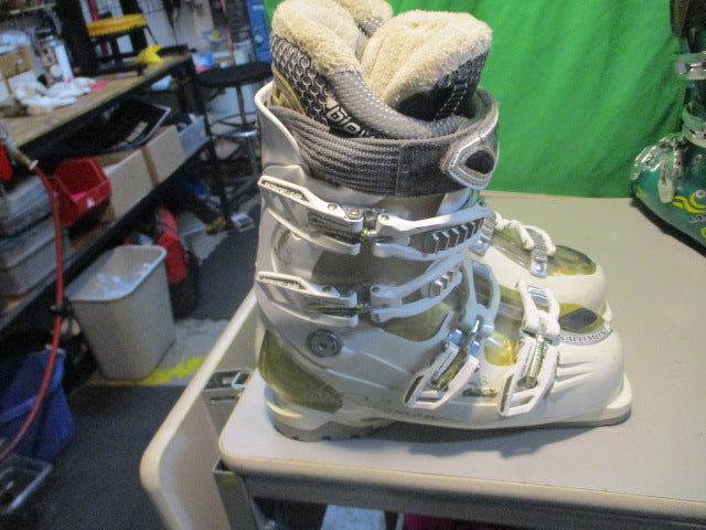 Load image into Gallery viewer, Used Salomon 7 Divine RS Ski Boots Size 24
