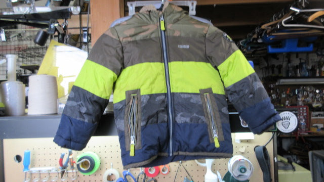 Load image into Gallery viewer, Used OshKosh Winter Snow Jacket - Size 6
