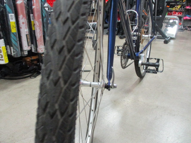 Load image into Gallery viewer, Used Trek 750 Multi Track 22&quot; Frame Bicycle
