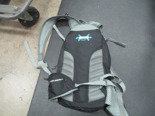 Used High Sierra Tech Series Camelback 2L