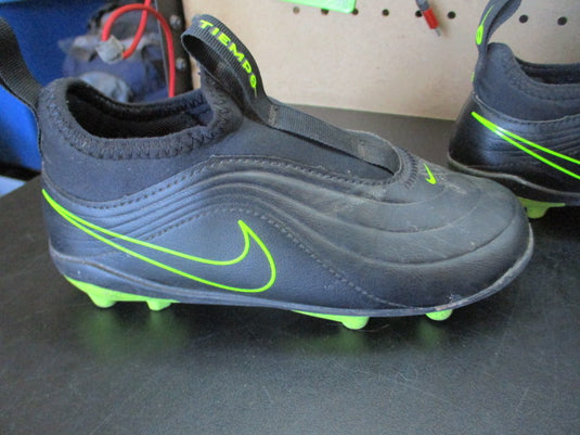 Used Nike Jr. Tiempo Maestro Club Soccer Cleats - Size Youth 12