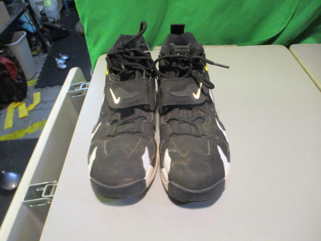Load image into Gallery viewer, Used Nike Air Max 96 Size 7.5 Basketball Shoes(Need Insoles)
