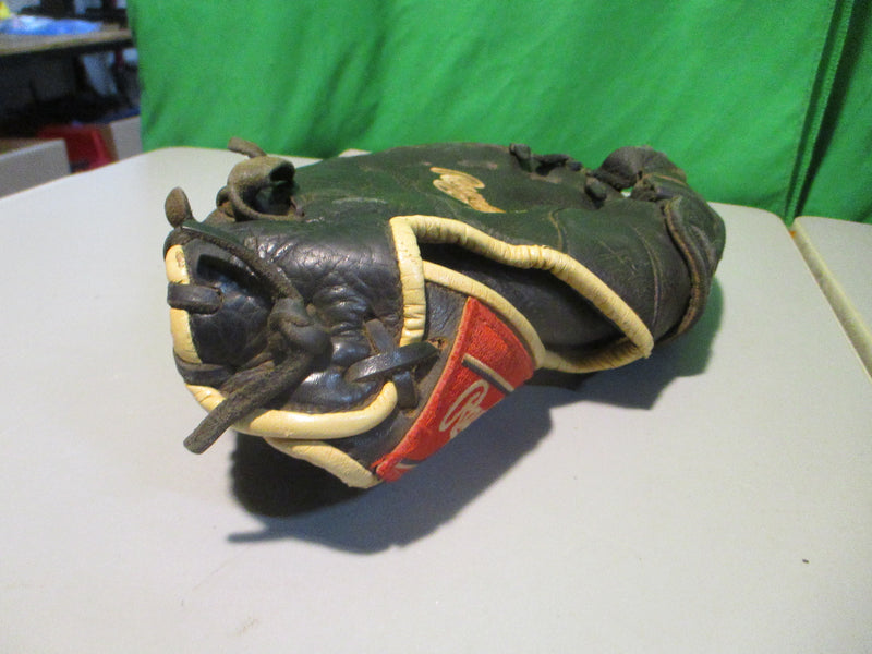 Load image into Gallery viewer, Used Rawlings Gamer Series 12&quot; Catchers Mitt
