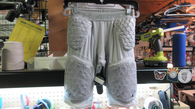 Load image into Gallery viewer, Used Under Armour 4 Padded Football Girdle - Size Medium
