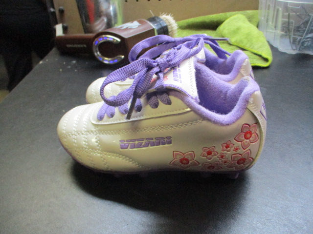 Load image into Gallery viewer, Vizari Magnolia Soccer Cleats Youth Size 8
