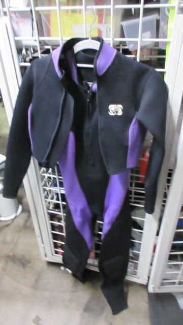 Load image into Gallery viewer, Used Body Glove Bad Betty 2 Piece Wet Suit Womens Size 5/6
