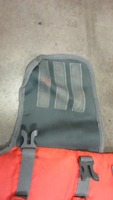 Load image into Gallery viewer, Used Outward Hound Granby Splash Dog Life Jacket Dog Size Medium
