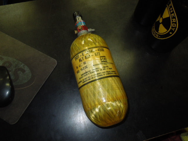 Load image into Gallery viewer, Used Crossfire 68cu / 4500psi Cabon Woven Tank
