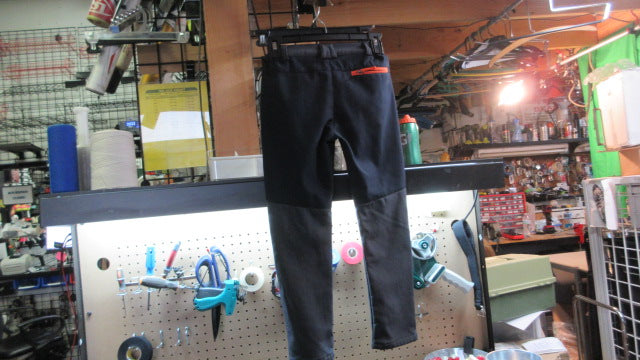 Load image into Gallery viewer, Used Youth Sweatpants - Size Youth 6-7
