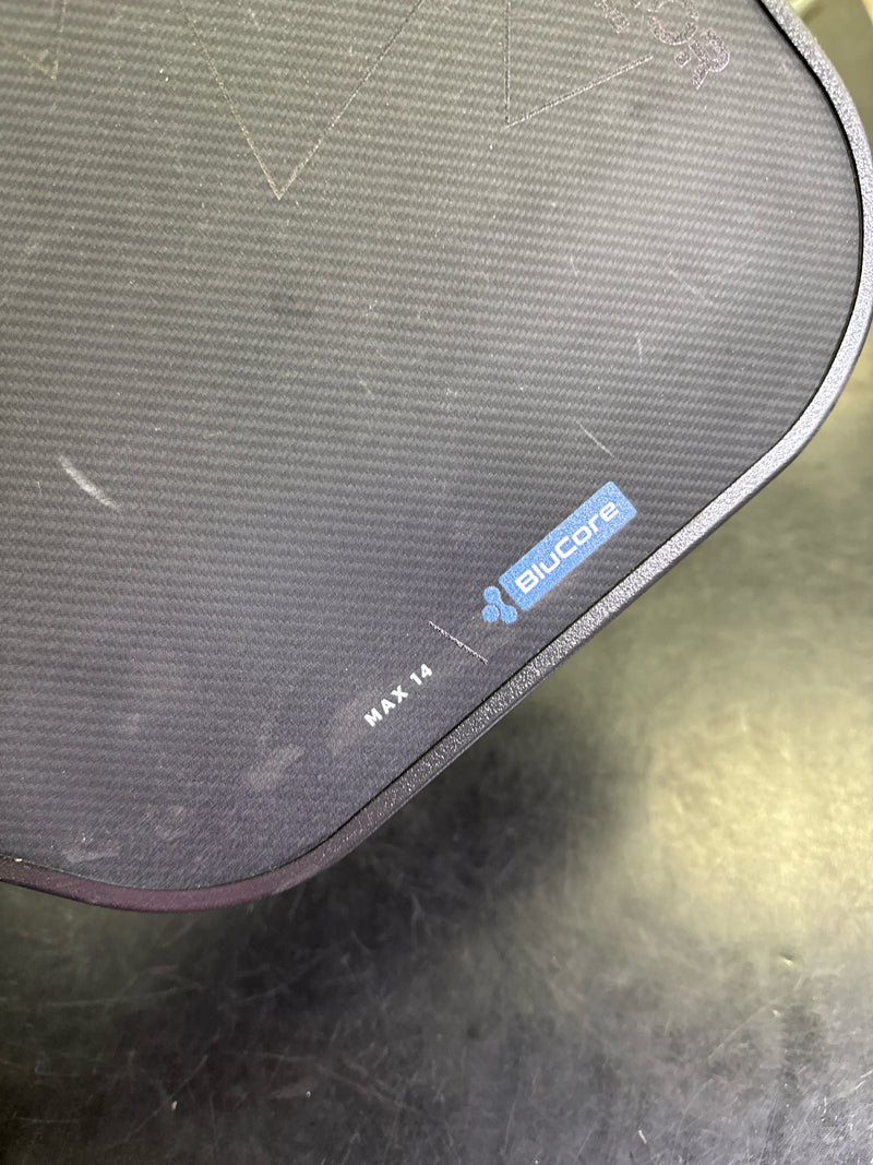 Load image into Gallery viewer, Used Diadem Warrior BluCore Max 14 Pickleball Paddle DEMO
