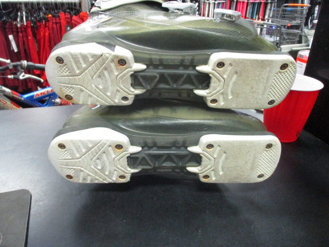 Load image into Gallery viewer, Used Dolomite Perfecta XC 10 Size 7-7.5 Downhill Ski Boots
