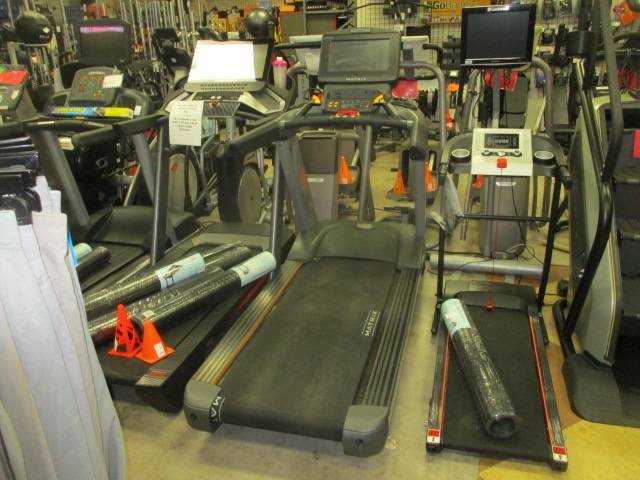 Load image into Gallery viewer, Used Matrix T-7X Treadmill with Touch Screen
