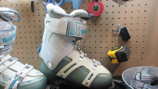 Used Salomon Quest 80w Energyzer Ski Boots - Size 24