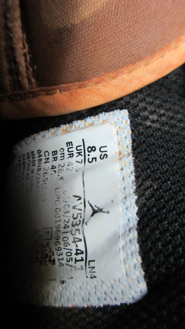Load image into Gallery viewer, Used Nike Jordan 1 Retro MCS Baseball Cleats - Size 8.5
