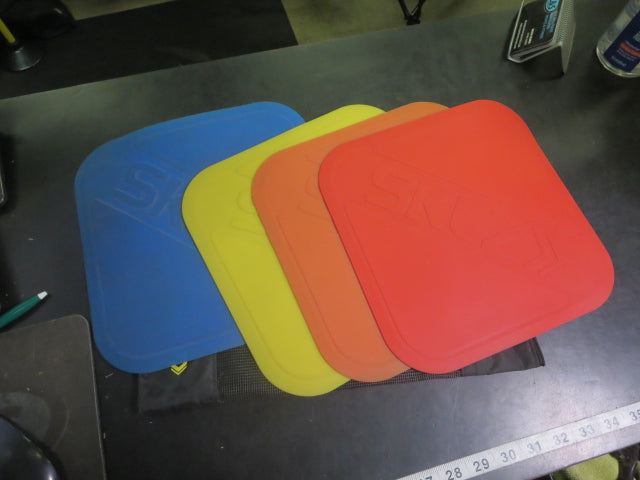 Load image into Gallery viewer, Used SKLZ Throw Down Training Court Markers Set of 4 with Carry Bag
