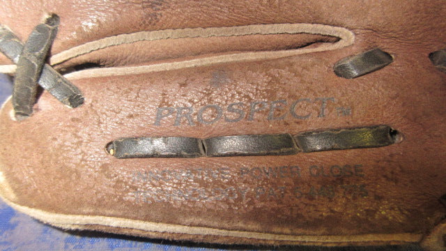 Load image into Gallery viewer, Used Mizuno Power Close 10&quot; Glove - LHT - worn
