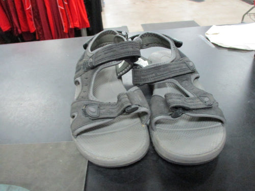 Used London Underground Size 4 Sandals